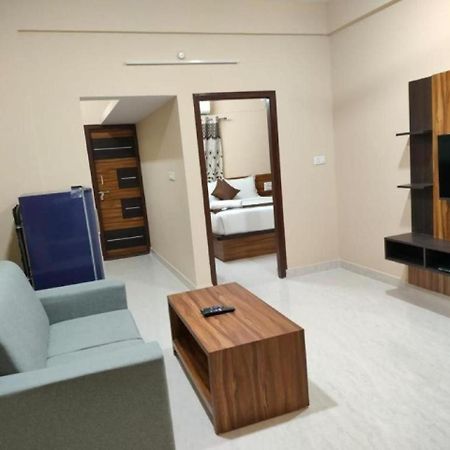 Golden Chariot 1Bhk Flat Manyata Tech Park Bangalore Exterior foto
