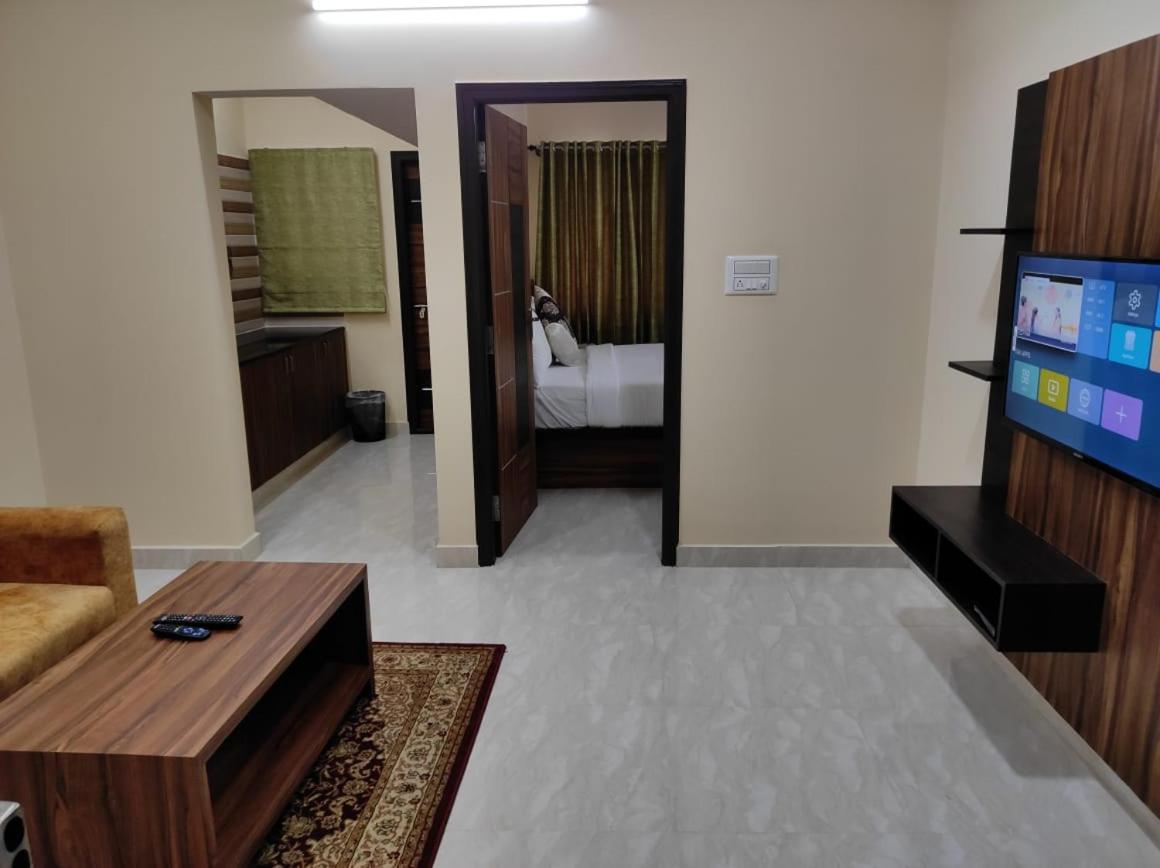 Golden Chariot 1Bhk Flat Manyata Tech Park Bangalore Exterior foto